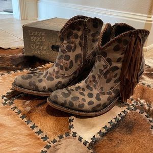 Liberty Black fringe Western Cowgirl Booties size 8.5